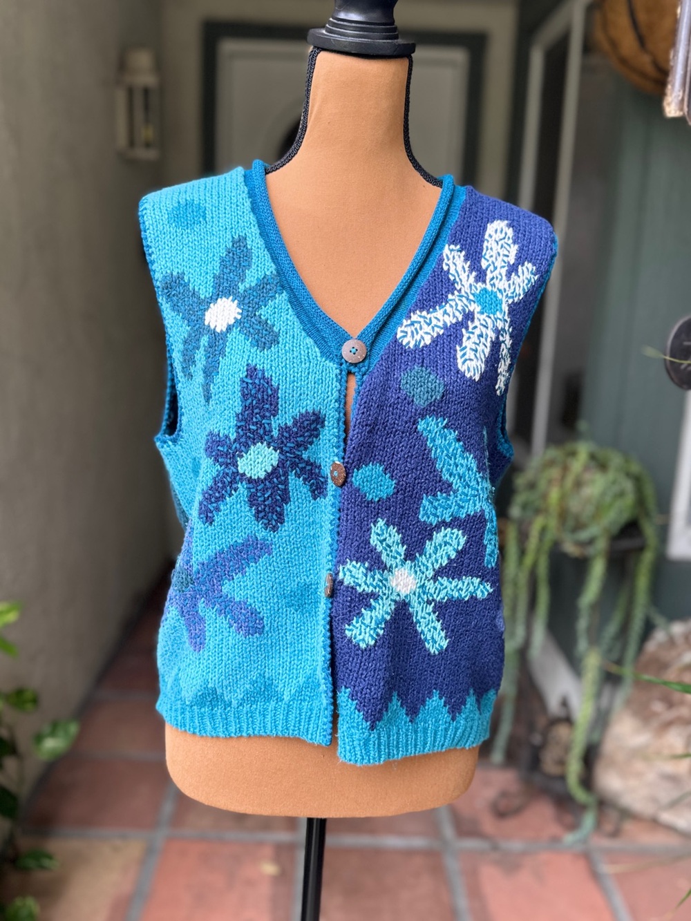 Vtg Handknit Blue Floral V-Neck Button Sweater Vest